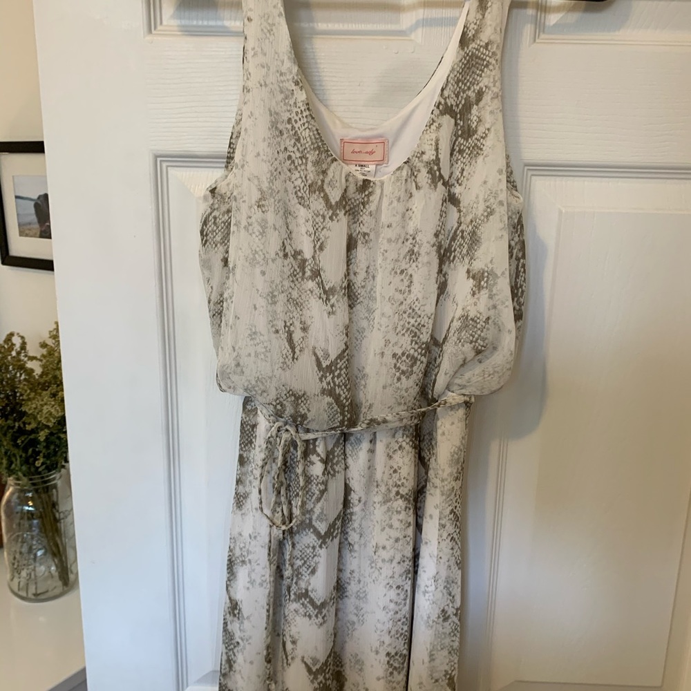 Flowy and stylish summer dress
